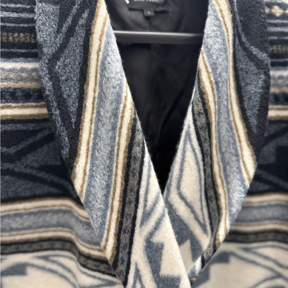 Patterned Women's Jacket - Picture 3 of 5